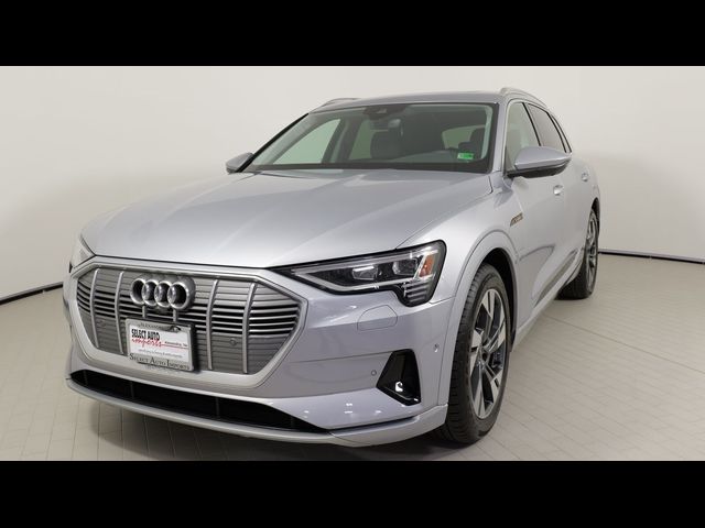 2022 Audi e-tron Premium Plus