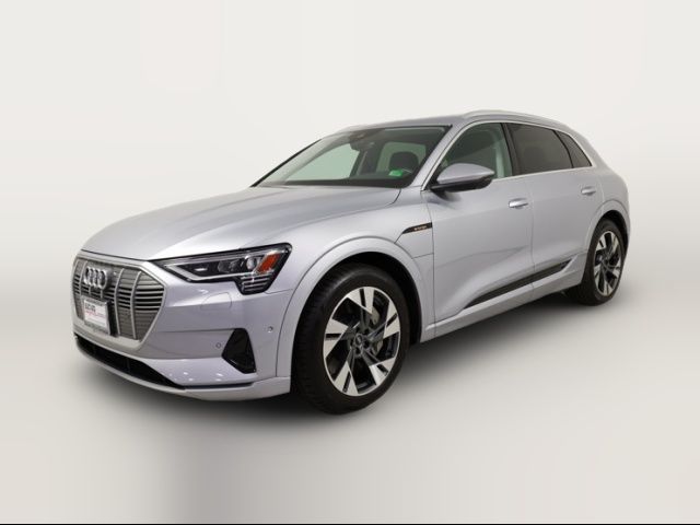 2022 Audi e-tron Premium Plus