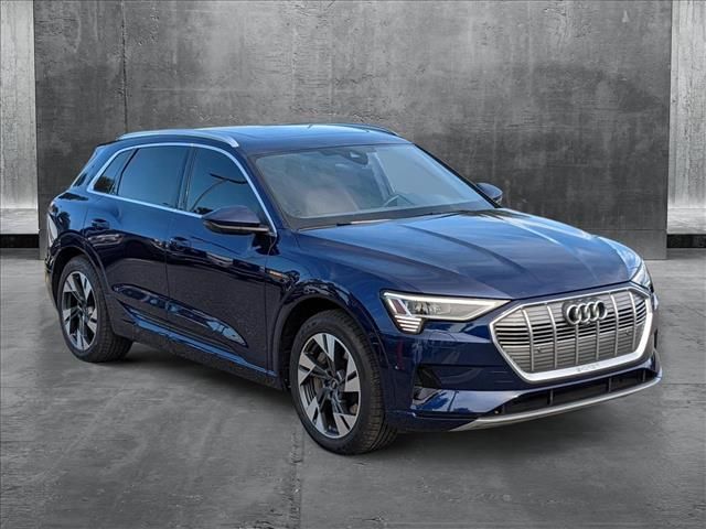 2022 Audi e-tron Premium Plus