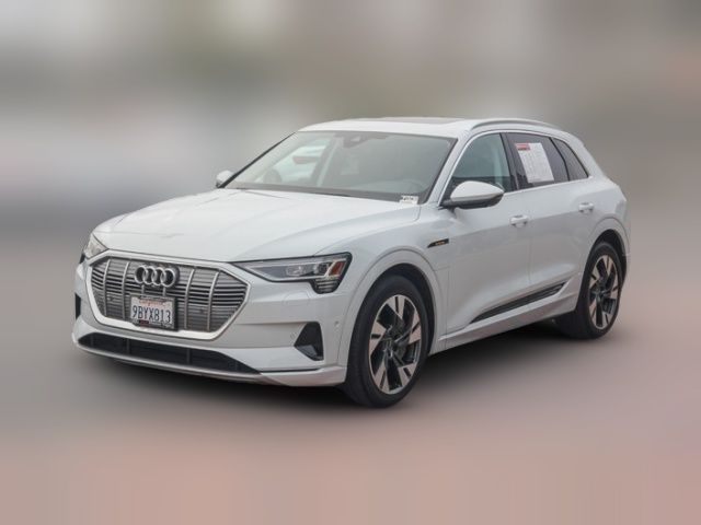2022 Audi e-tron Premium Plus