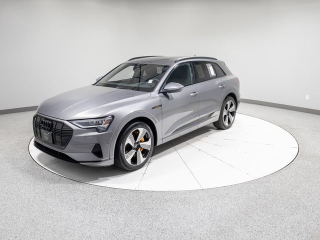 2022 Audi e-tron Premium Plus