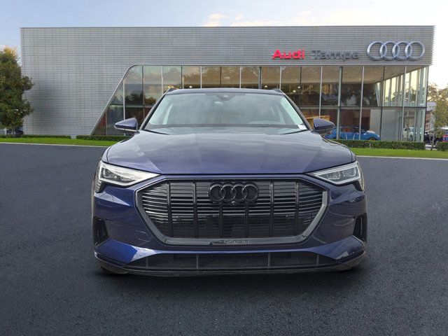 2022 Audi e-tron Premium Plus