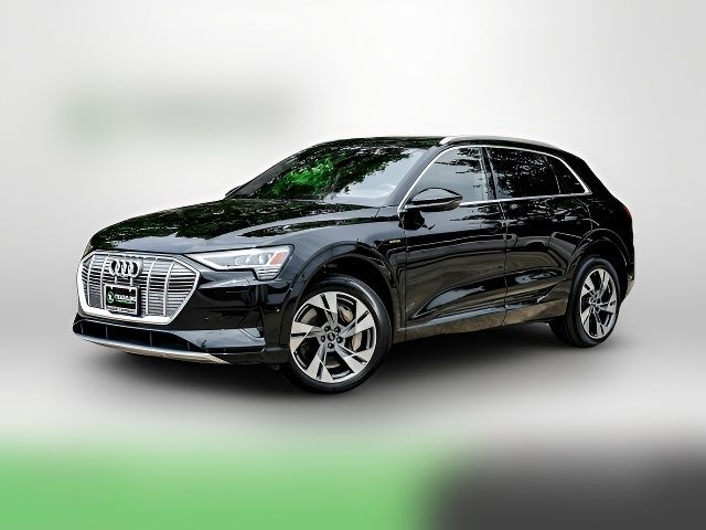 2022 Audi e-tron Premium Plus