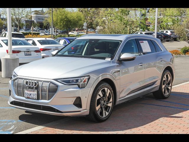 2022 Audi e-tron Premium Plus
