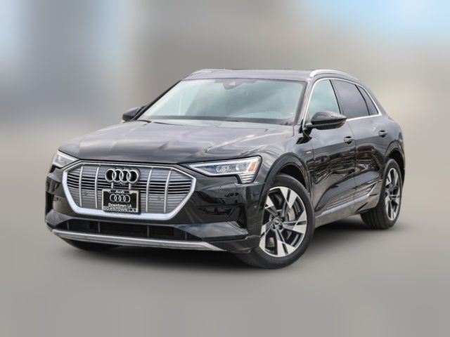 2022 Audi e-tron Premium Plus