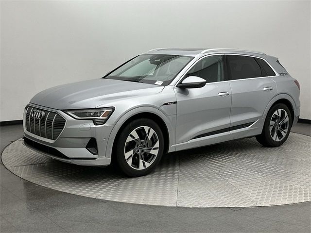 2022 Audi e-tron Premium Plus