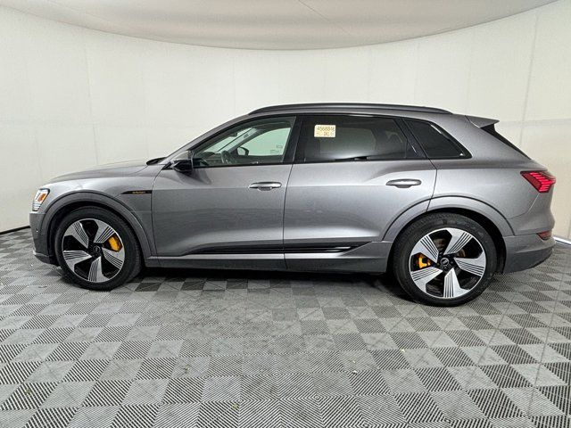 2022 Audi e-tron Premium Plus