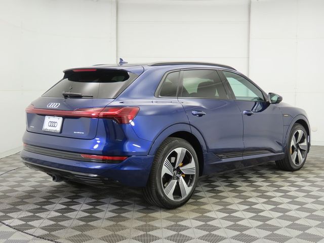 2022 Audi e-tron Premium Plus