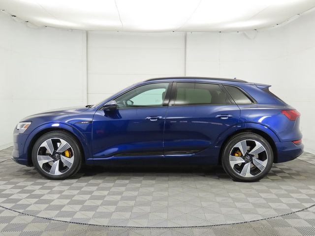 2022 Audi e-tron Premium Plus