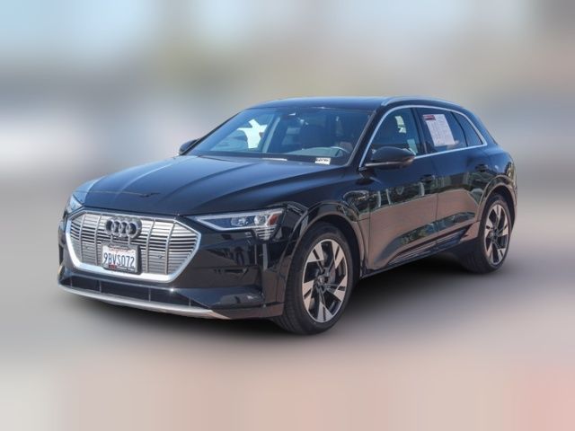 2022 Audi e-tron Premium Plus