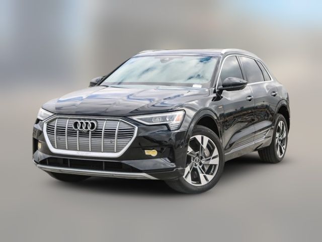 2022 Audi e-tron Premium Plus