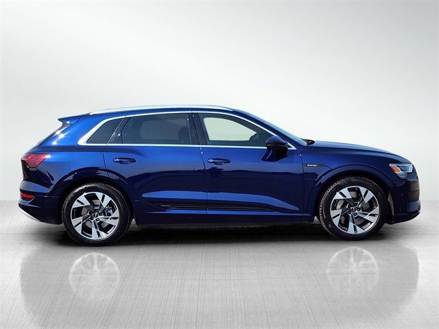 2022 Audi e-tron Premium Plus