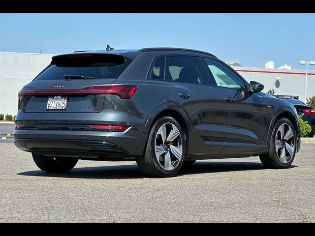 2022 Audi e-tron Premium Plus