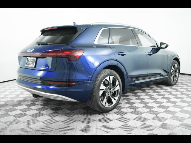 2022 Audi e-tron Premium Plus