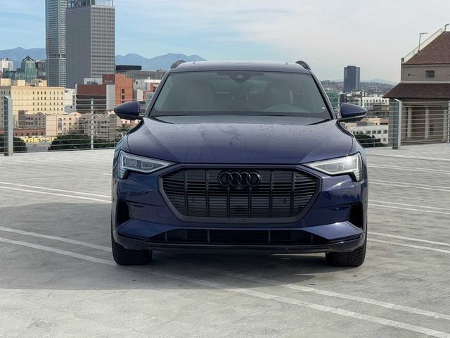 2022 Audi e-tron Premium Plus