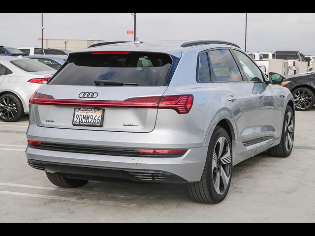 2022 Audi e-tron Premium Plus