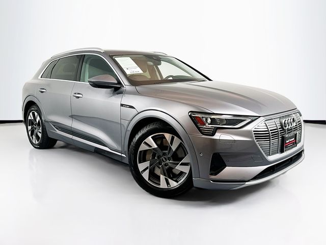 2022 Audi e-tron Premium Plus