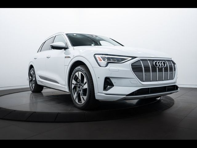 2022 Audi e-tron Premium Plus