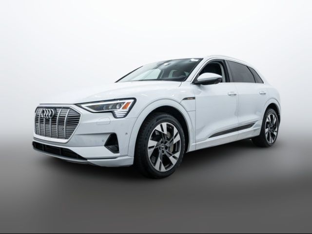 2022 Audi e-tron Premium Plus