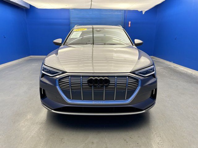 2022 Audi e-tron Premium Plus