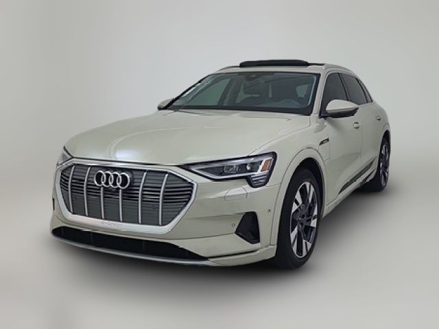 2022 Audi e-tron Premium Plus