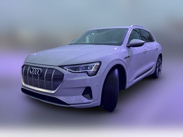 2022 Audi e-tron Premium Plus