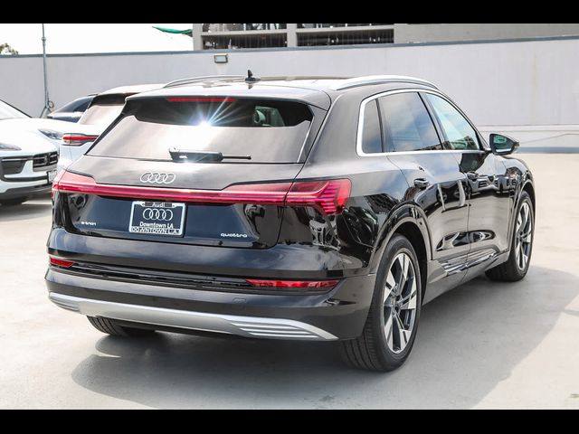 2022 Audi e-tron Premium Plus