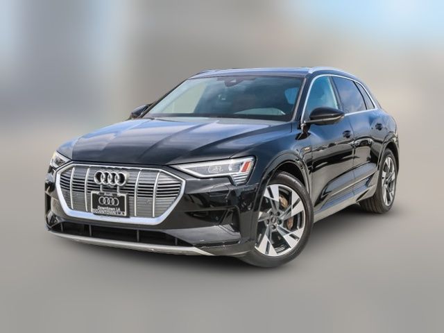 2022 Audi e-tron Premium Plus