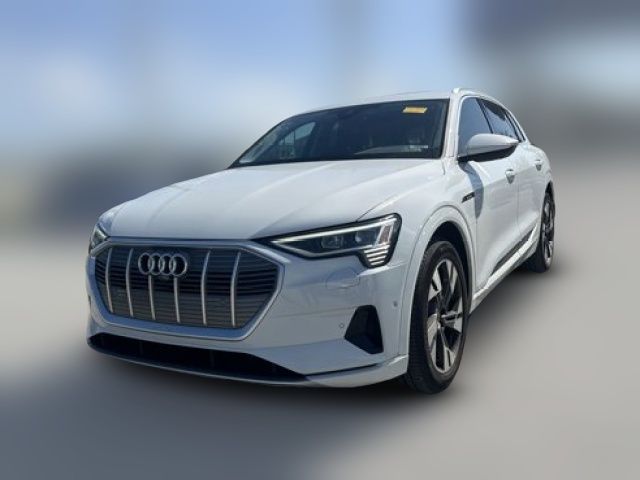 2022 Audi e-tron Premium Plus