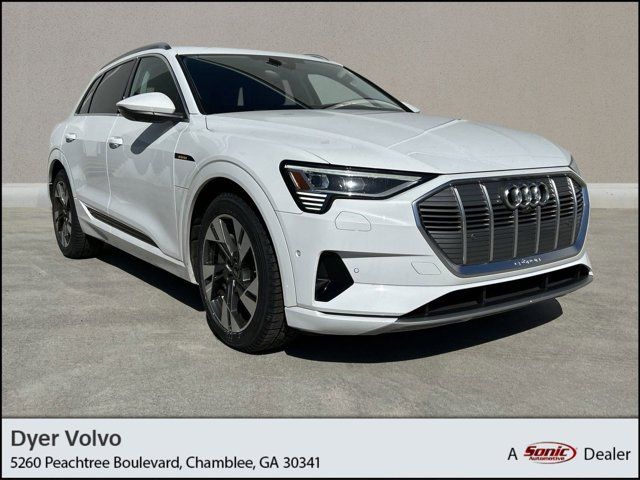 2022 Audi e-tron Premium Plus