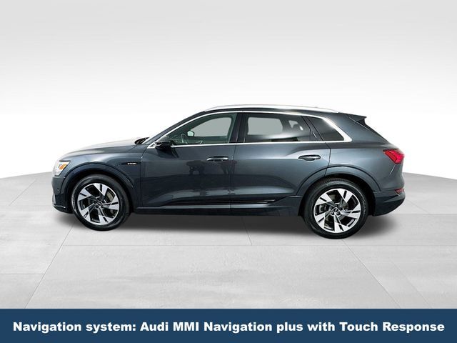 2022 Audi e-tron Premium Plus