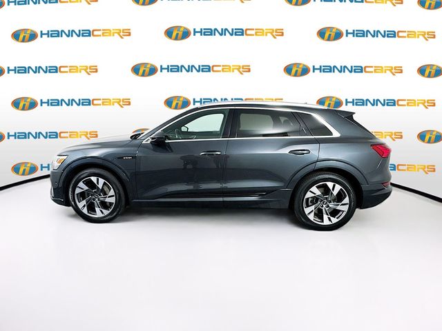 2022 Audi e-tron Premium Plus