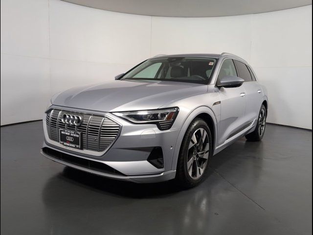 2022 Audi e-tron Premium Plus