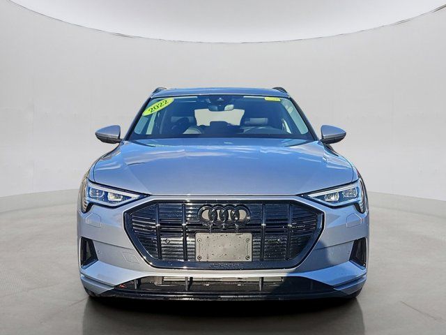 2022 Audi e-tron Premium Plus
