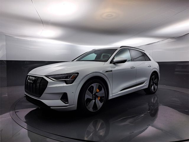 2022 Audi e-tron Premium Plus