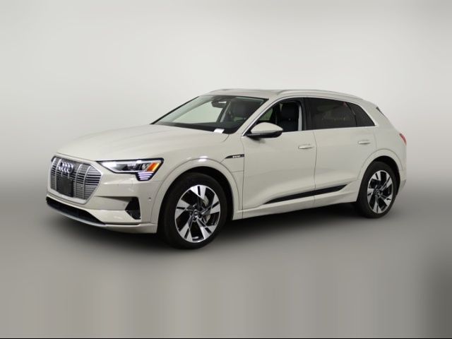 2022 Audi e-tron Premium Plus