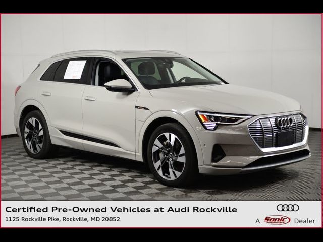 2022 Audi e-tron Premium Plus