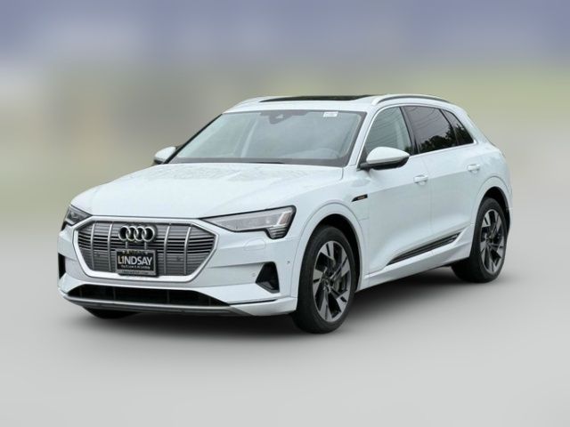 2022 Audi e-tron Premium Plus