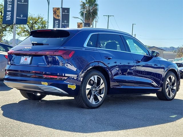 2022 Audi e-tron Premium Plus