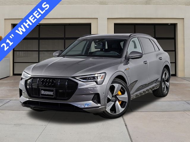 2022 Audi e-tron Premium Plus