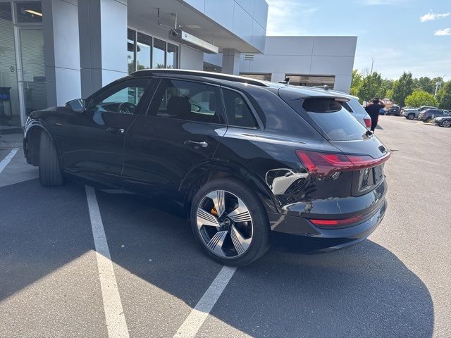 2022 Audi e-tron Premium Plus