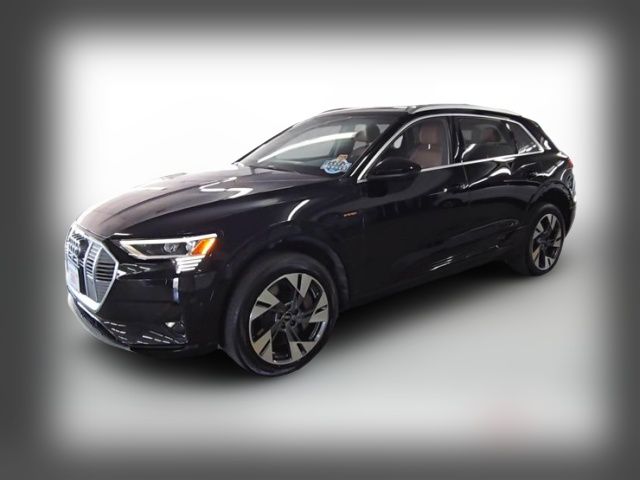 2022 Audi e-tron Premium Plus