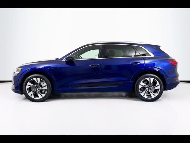 2022 Audi e-tron Premium Plus