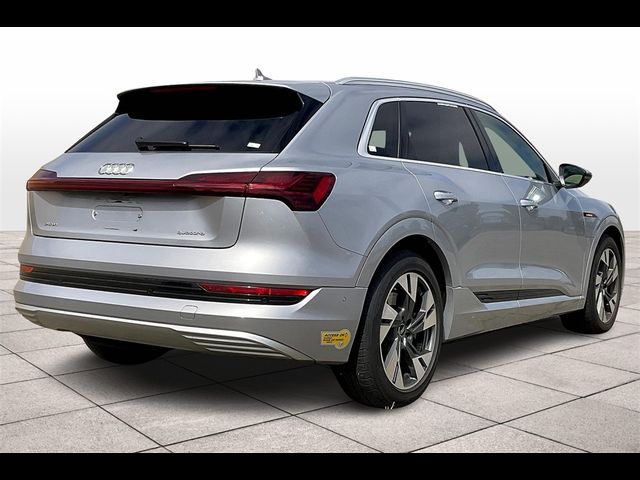 2022 Audi e-tron Premium Plus