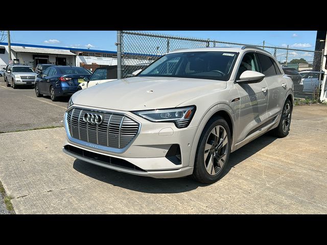 2022 Audi e-tron Premium Plus