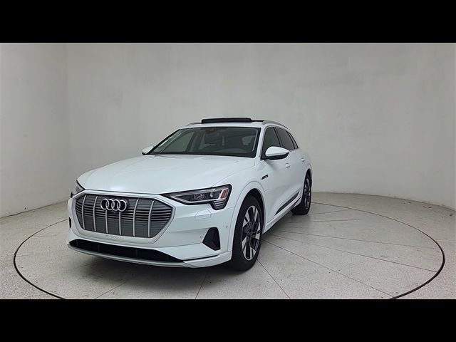 2022 Audi e-tron Premium Plus