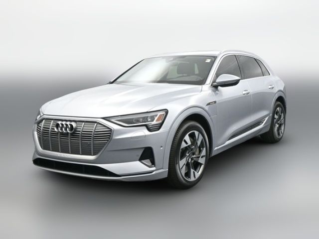 2022 Audi e-tron Premium Plus