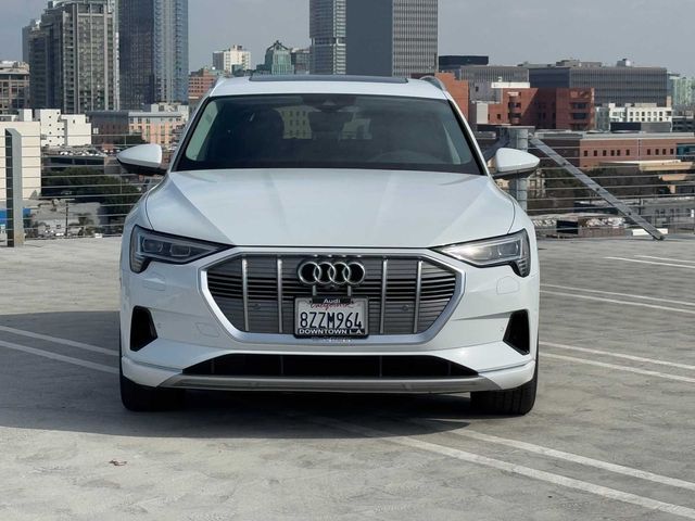 2022 Audi e-tron Premium Plus