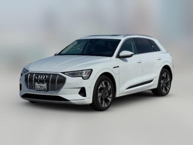 2022 Audi e-tron Premium Plus