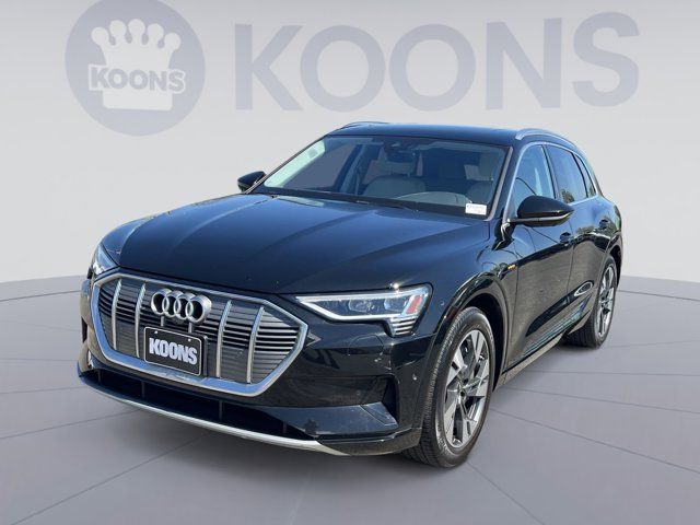 2022 Audi e-tron Premium Plus